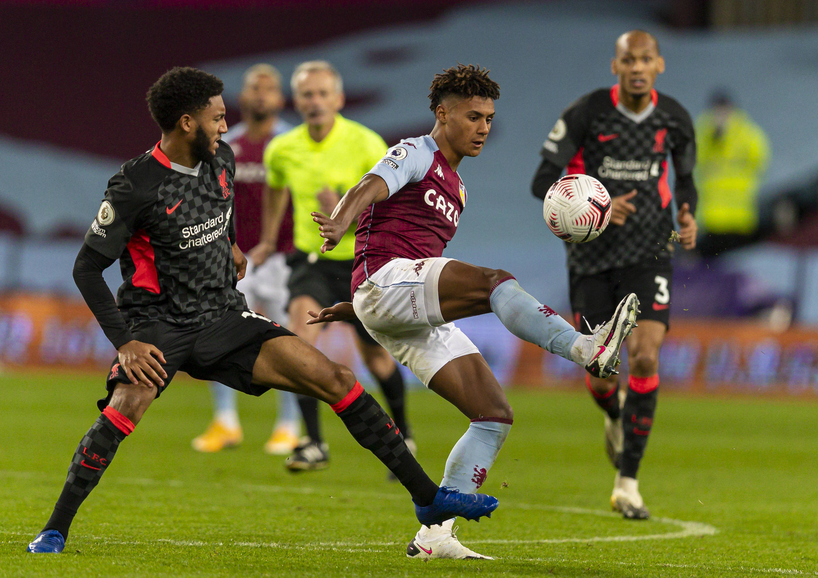 肖与中场的 肖与中场的